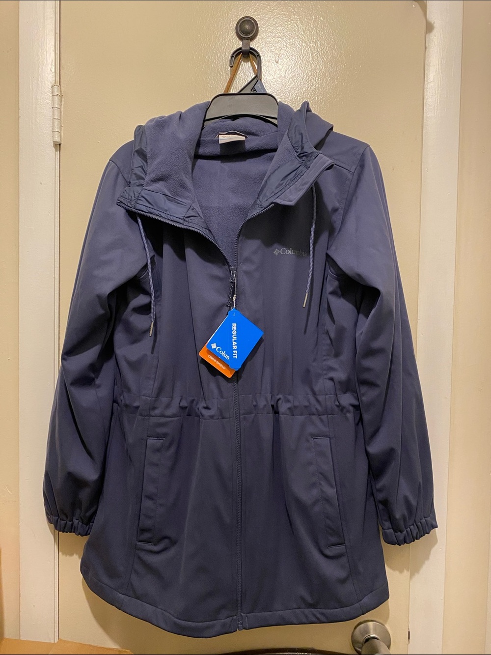 Columbia Women's Navy Hooded Softshell Utility Jacket. Medium